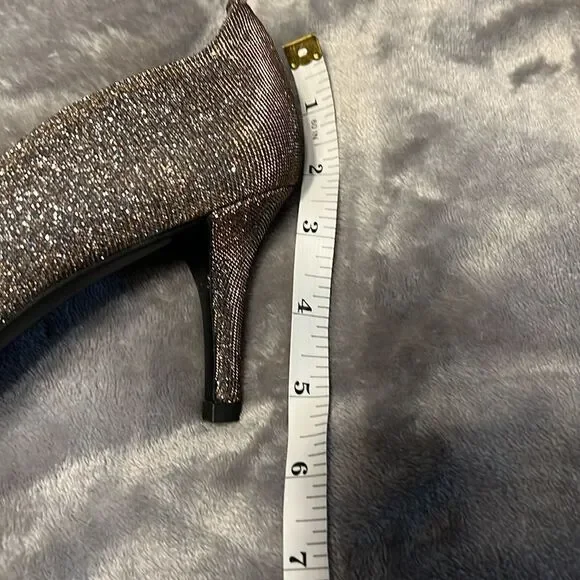 Stuart Weiztman Gold/Copper Heels - Picture 5 of 7